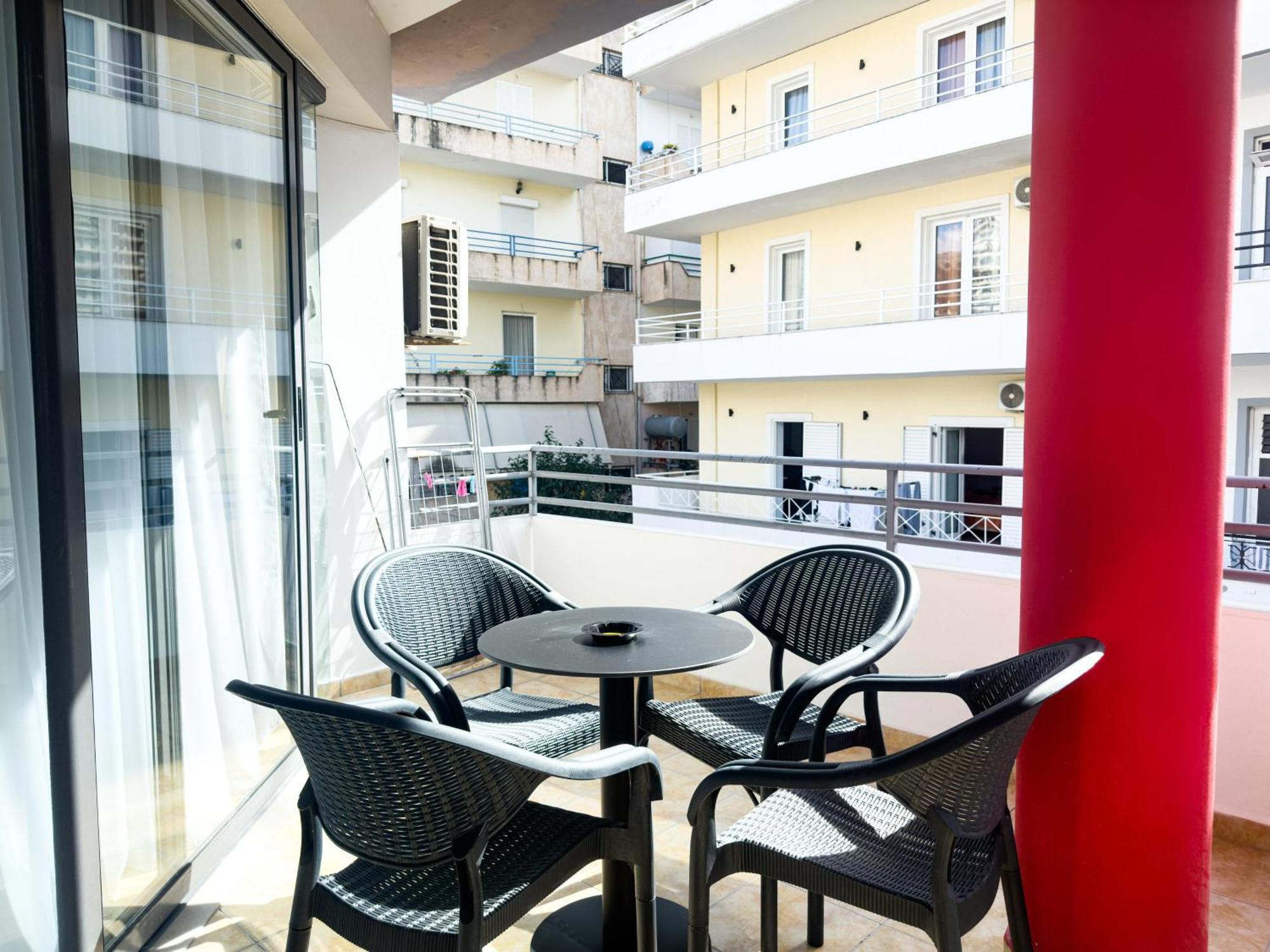 Flora Apartments Sarande Exterior photo